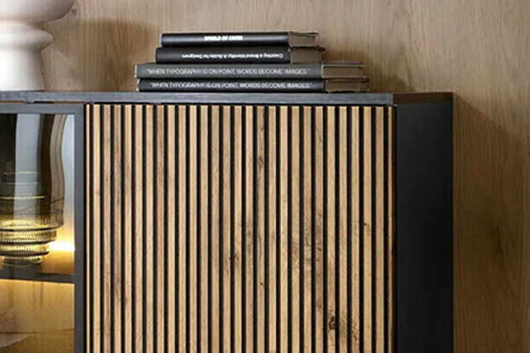 Έπιπλα με ραβδώσεις ή εγκοπές